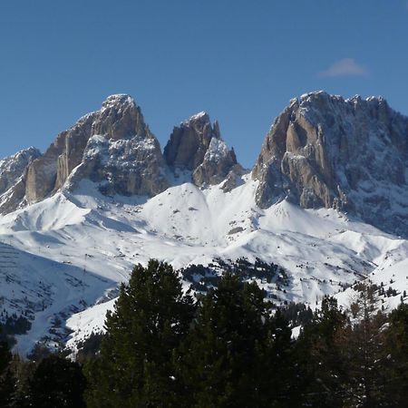 Hotel Col Di Lana Canazei Bagian luar foto