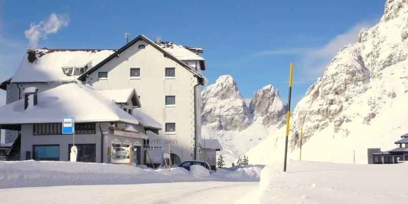 Hotel Col Di Lana Canazei Bagian luar foto