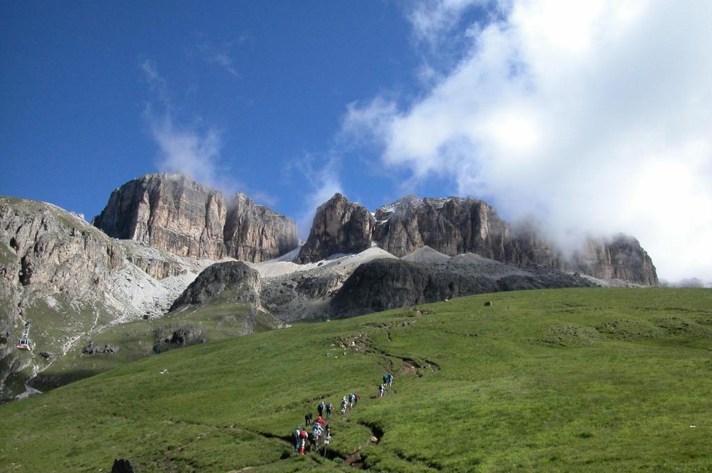 Hotel Col Di Lana Canazei Bagian luar foto